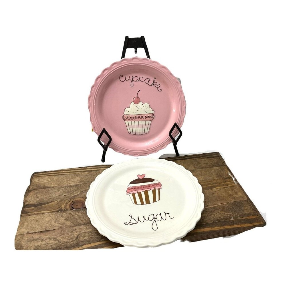 Set of two cupcake plates. Perfect for Birthday or Valentine’s. Pink and White.